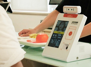 刷脸、刷卡取餐